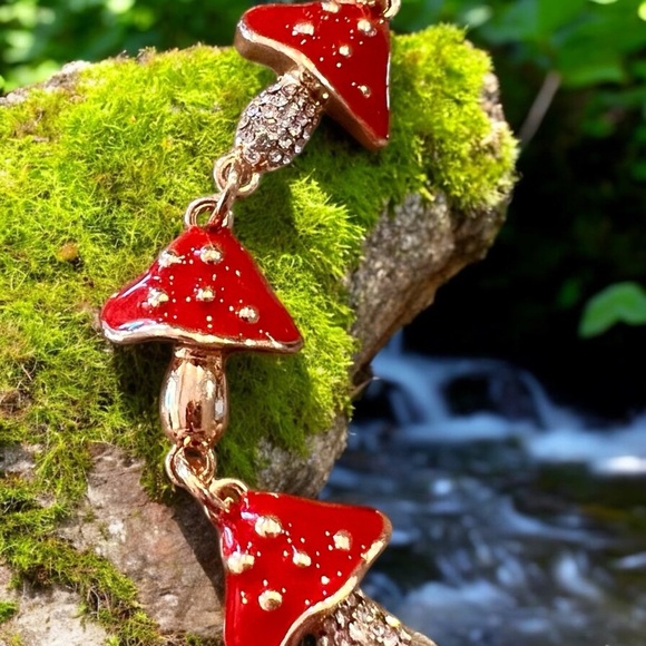Mushroom bracelet adjustable red and gold enamel bracelet Toadstool rhinestones - Picture 6 of 17
